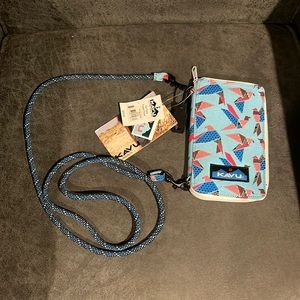 Kavu go time wallet/phone holder with removable strap